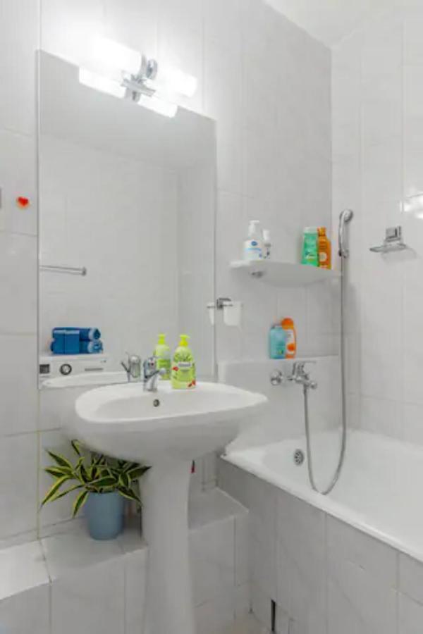בוקרשט Cosy & Chic Studio Close By Victoria Square מראה חיצוני תמונה